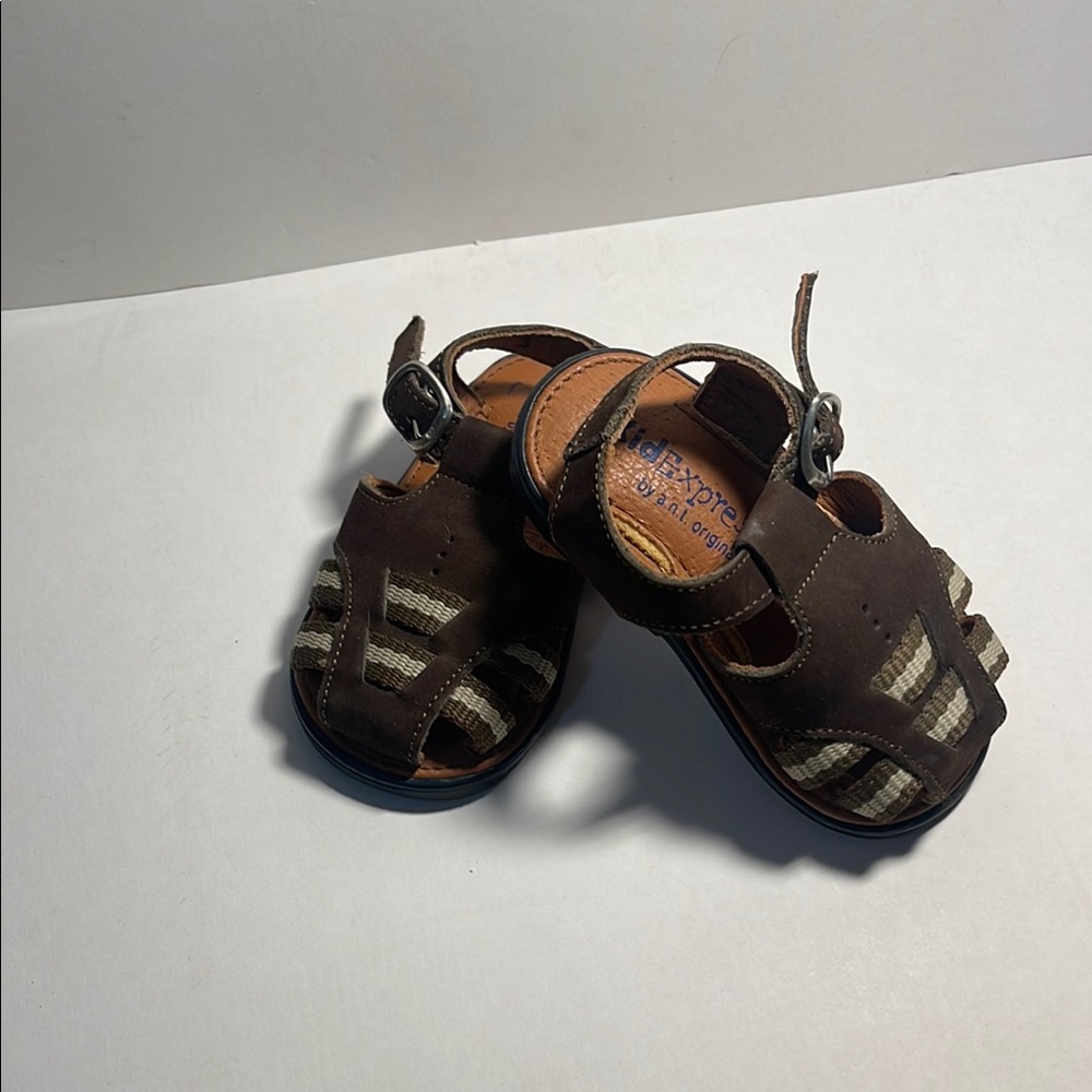 Kid Express sandals